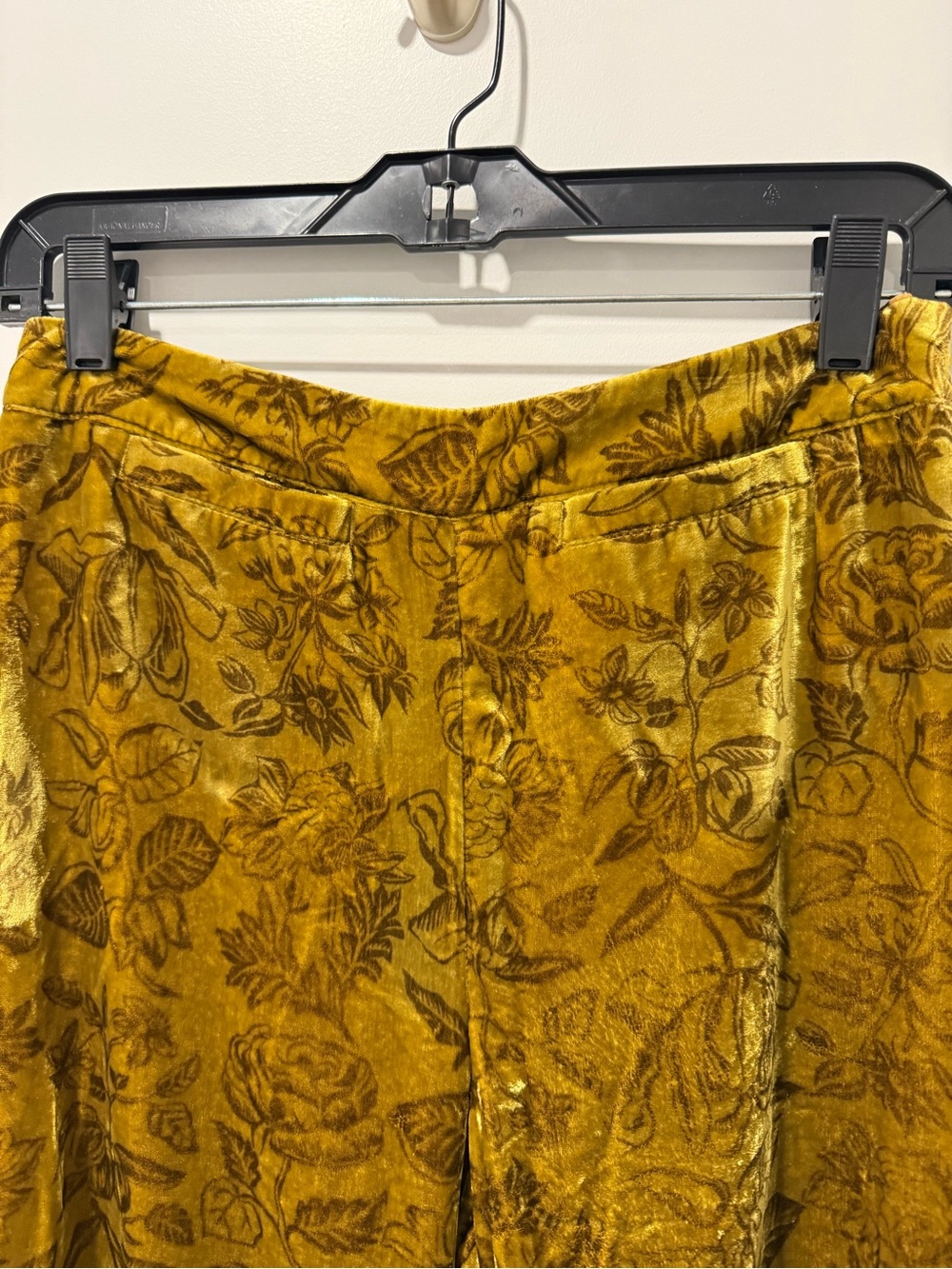 Anthropologie Wide Leg Velvet Pants in Gold Floral - Picture 4 of 9